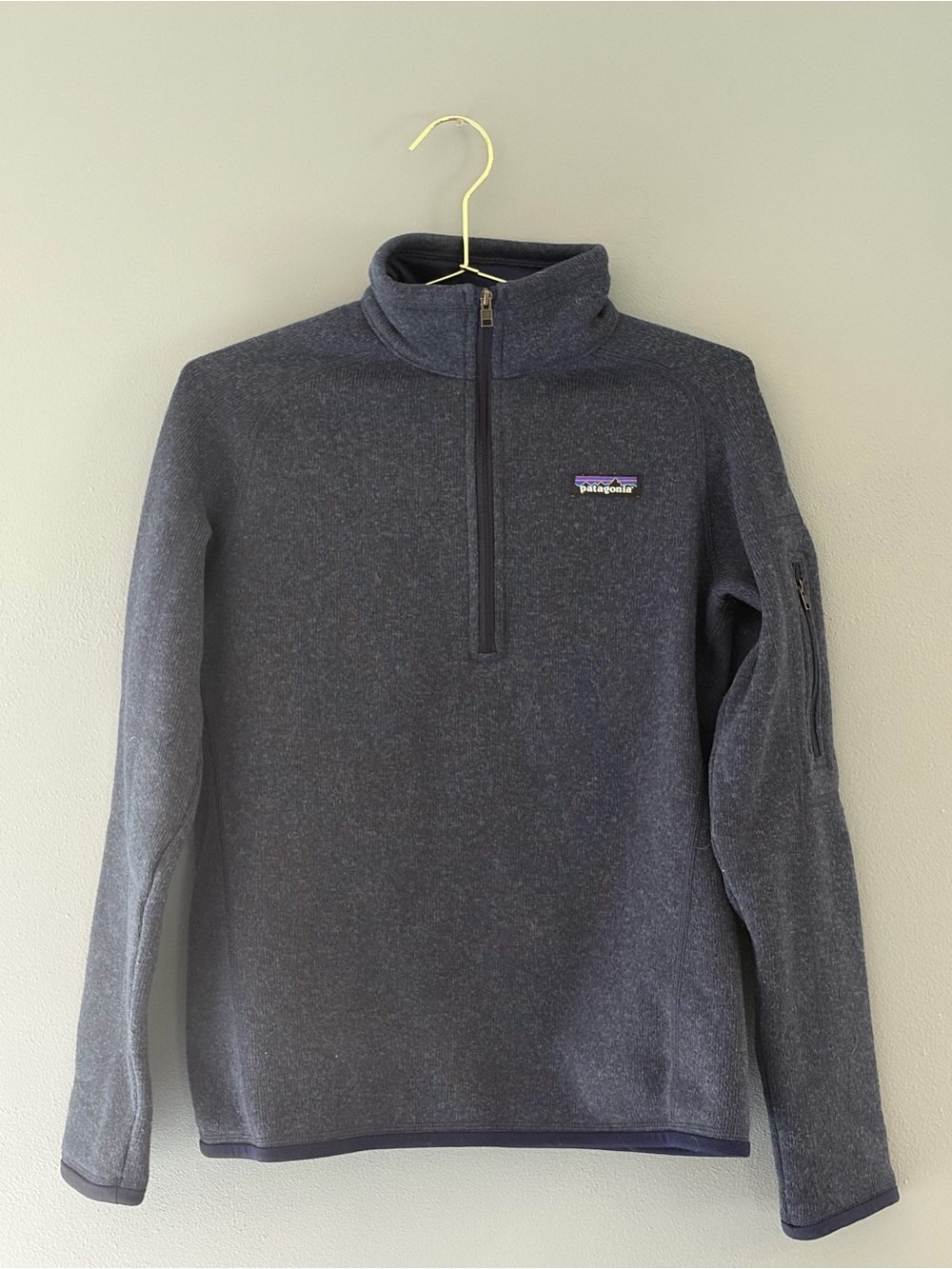 Patagonia Woman's Charcoal Gray Quarter-Zip Fleece Pullover
